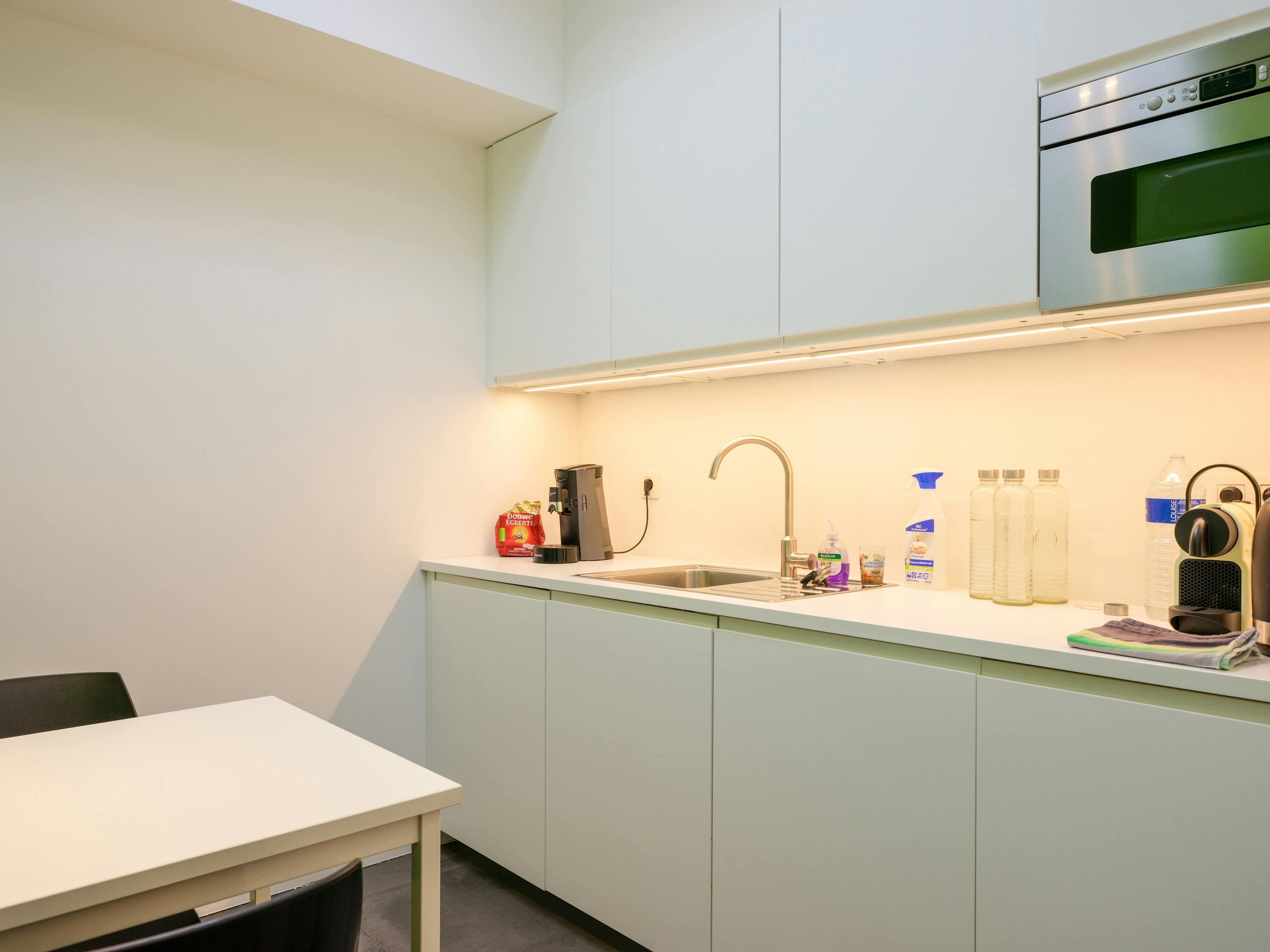 Instapklaar handelspand met woonst te koop op de Boelare in Eeklo foto 26