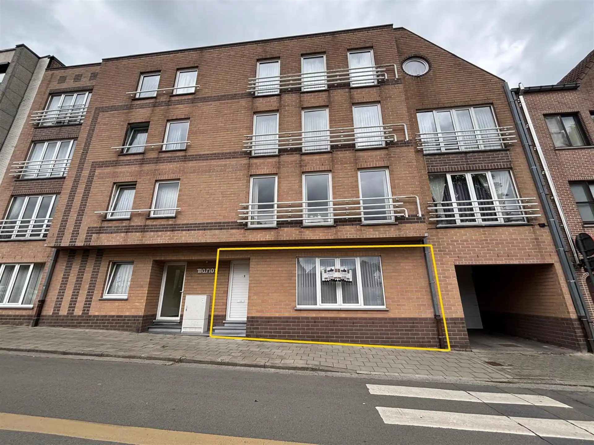Ruim gelijkvloers appartement nabij station en centrum foto {{pictureIndex}}