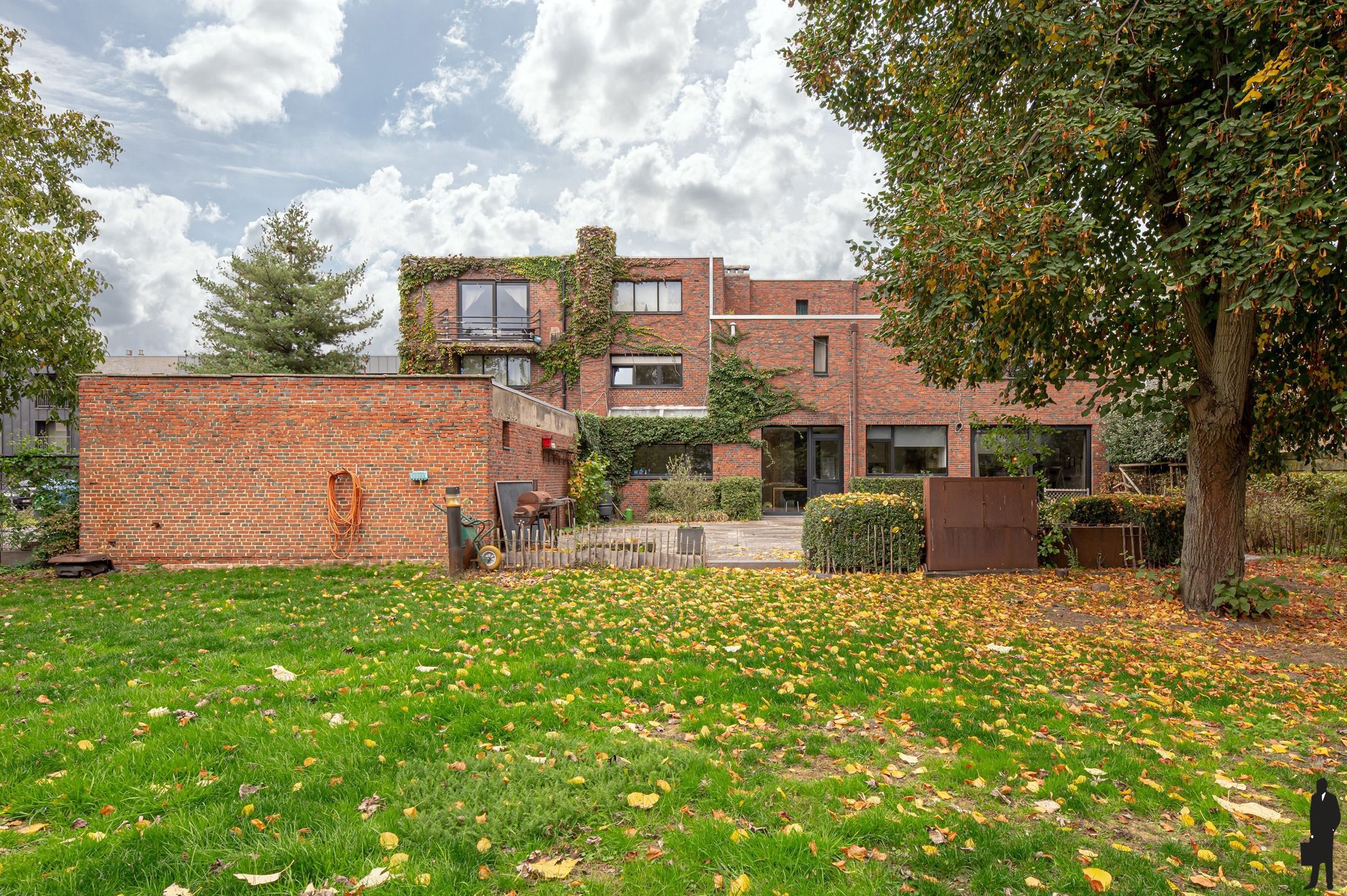 Hoofdfoto van de publicatie: Voormalige dokterswoning in het centrum van Stabroek!