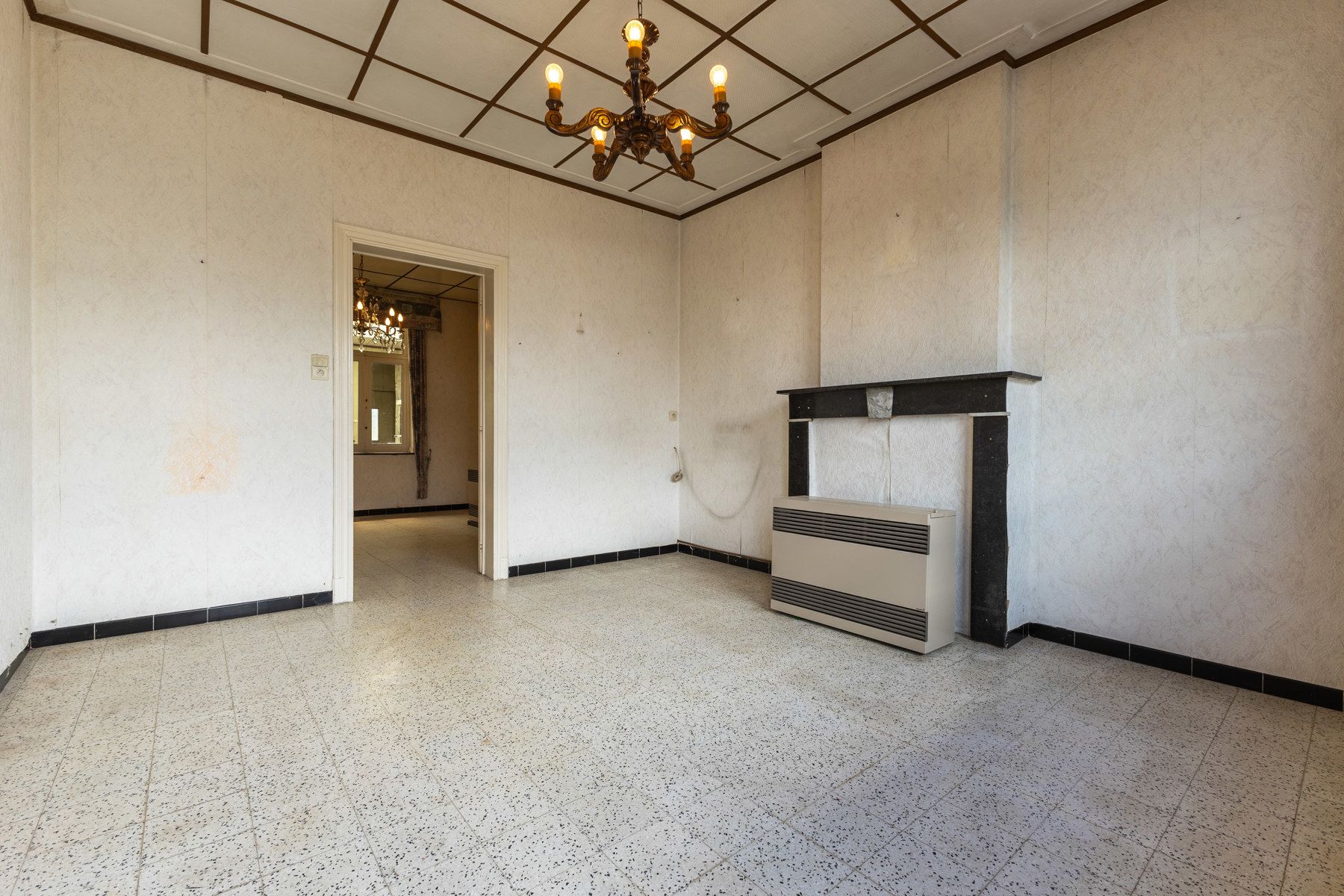Op te frissen woning met 2 slaapkamers en tuin foto 3