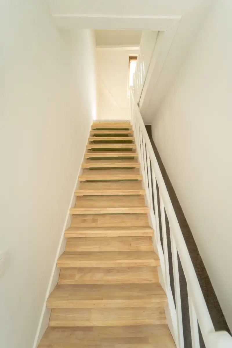 Gerenoveerde lichtrijke hoekwoning aan het water foto 33