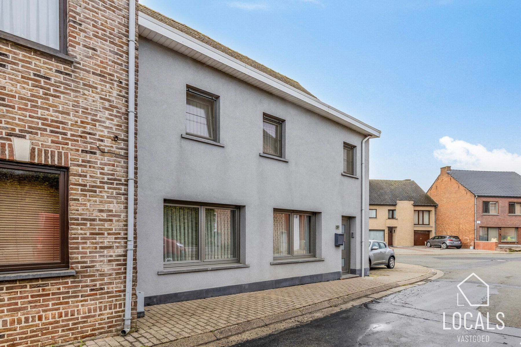 Instapklare woning met 3 slaapkamers, tuin & garage foto 22