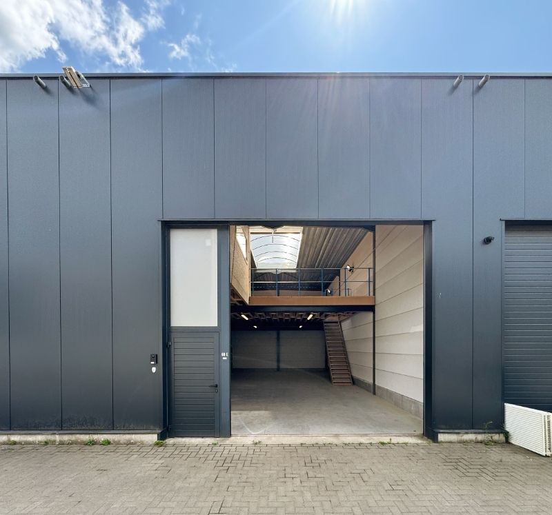 KMO-unit te koop foto {{pictureIndex}}