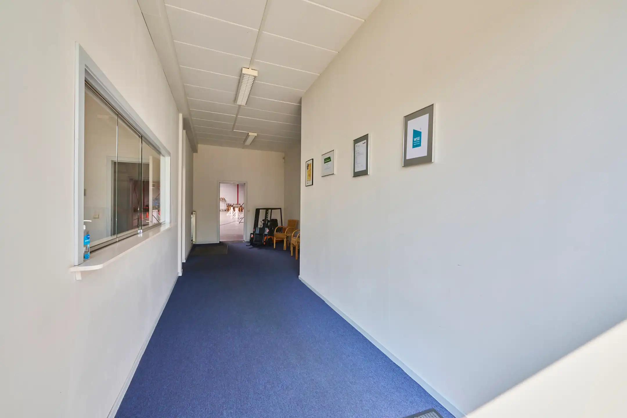  TE KOOP - HAL & KANTOOR in topconditie foto 8