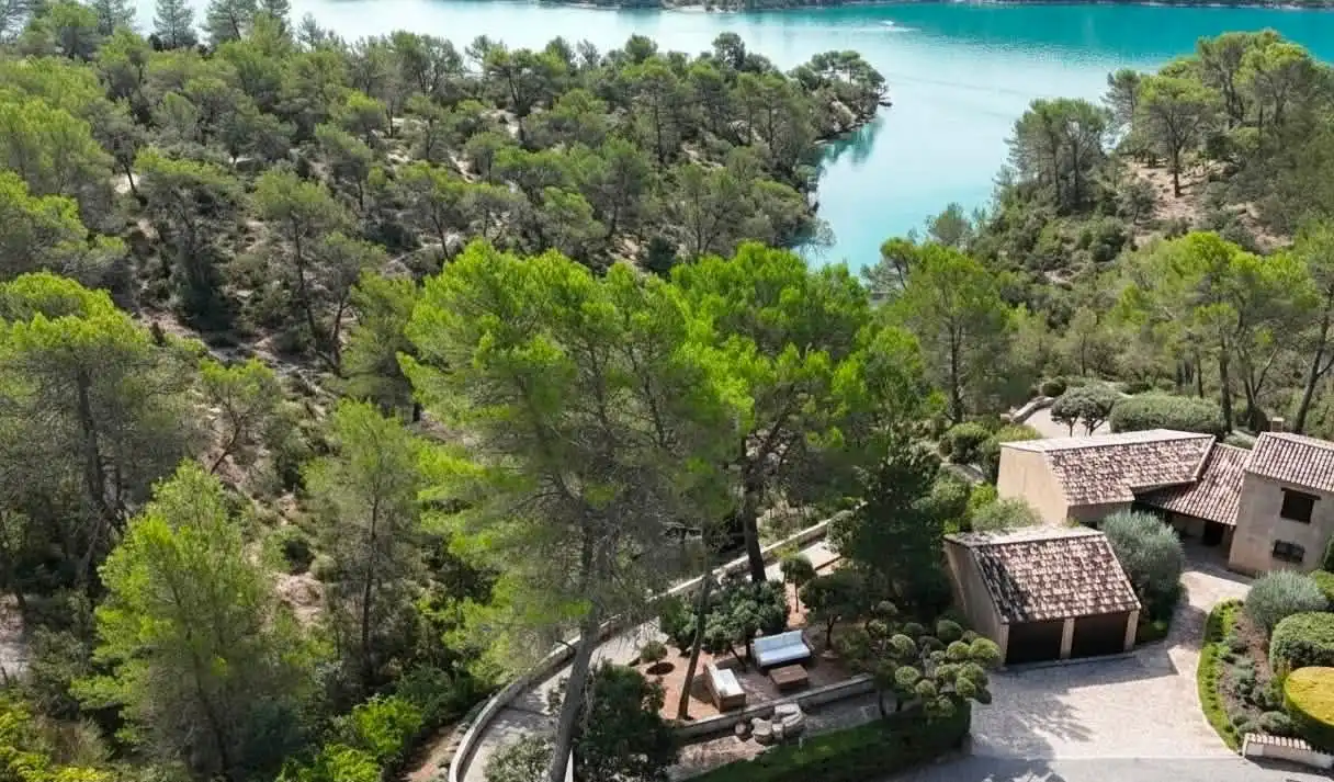 Zeldzame eigendom aan het meer van Esparron-de-Verdon foto 7