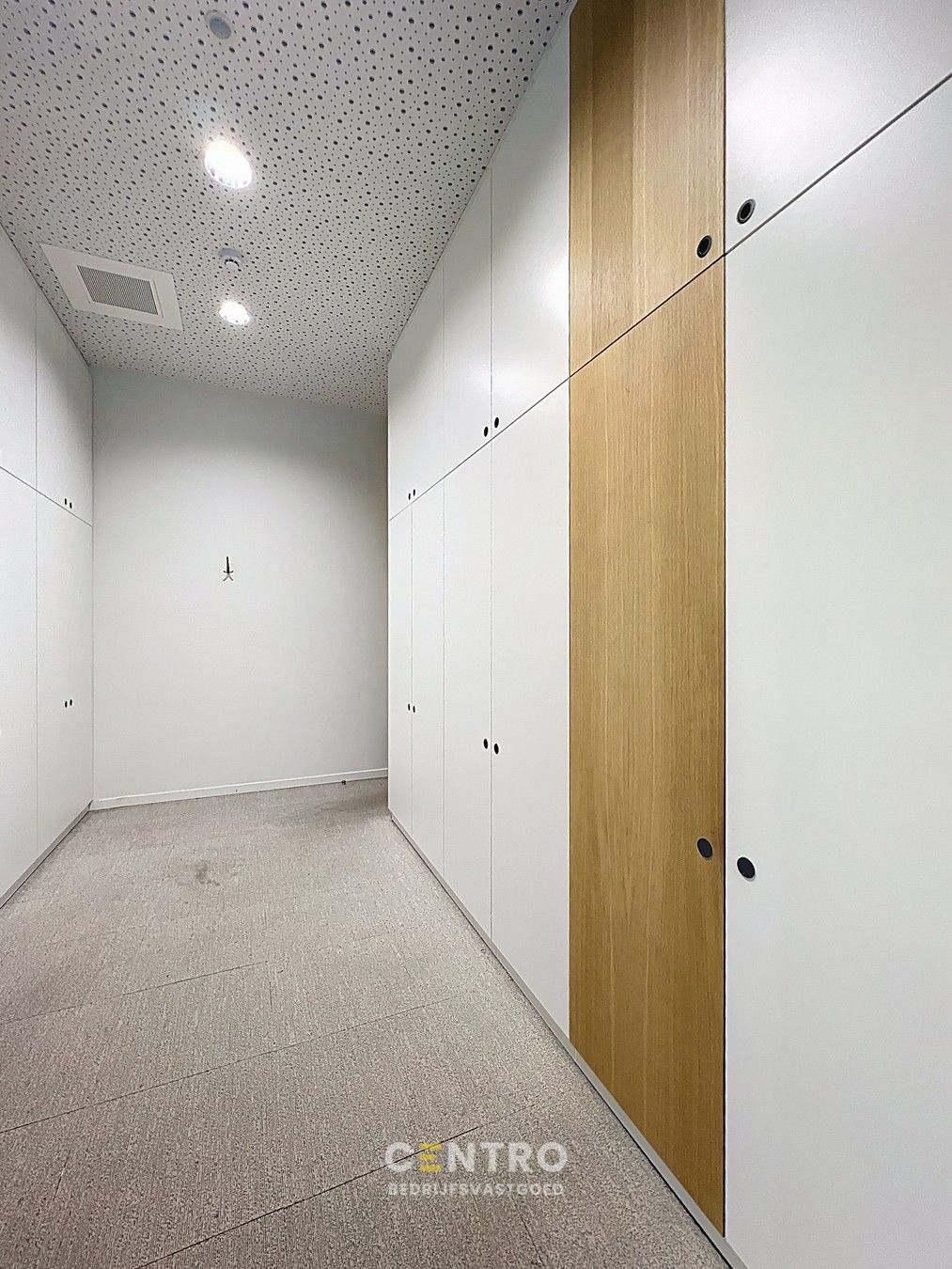 Modern kantoor op een rustige, vlot bereikbare locatie te Roeselare, ideaal voor vrije beroepen en zelfstandigen. foto 8