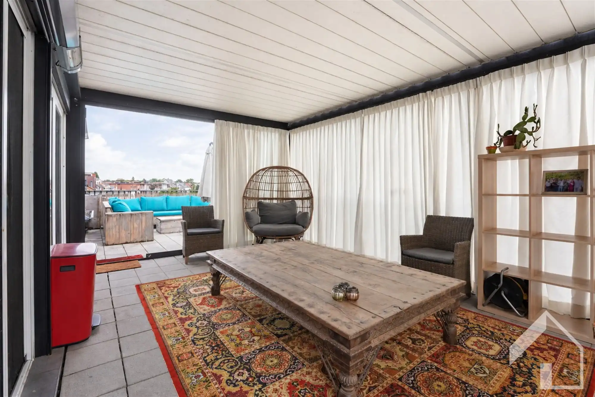 Ruim dakappartement met groot terras en staanplaats foto 8