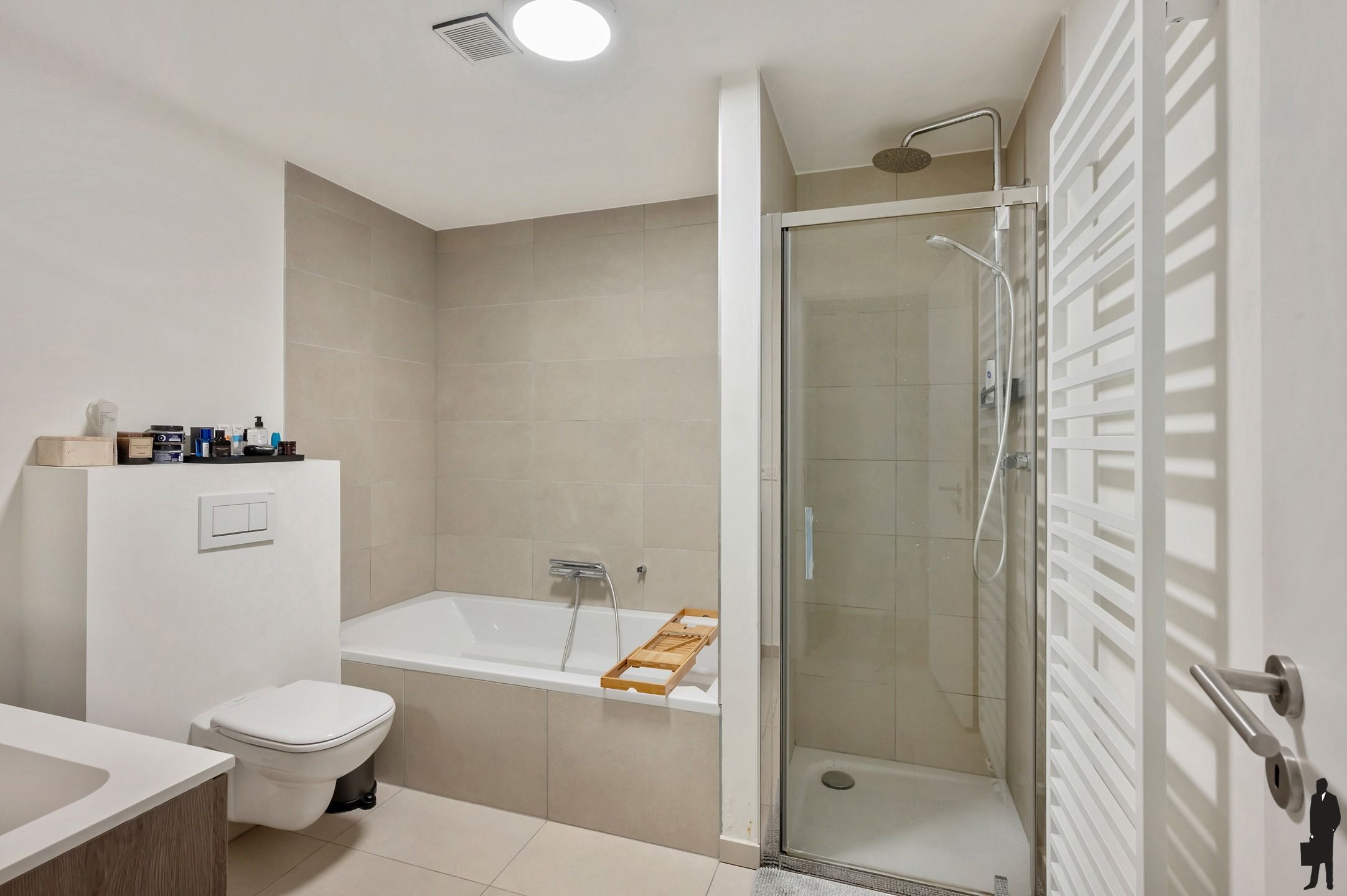 Licht 2-slpk appartement met 2 terrassen in Residentie Leopold foto 14