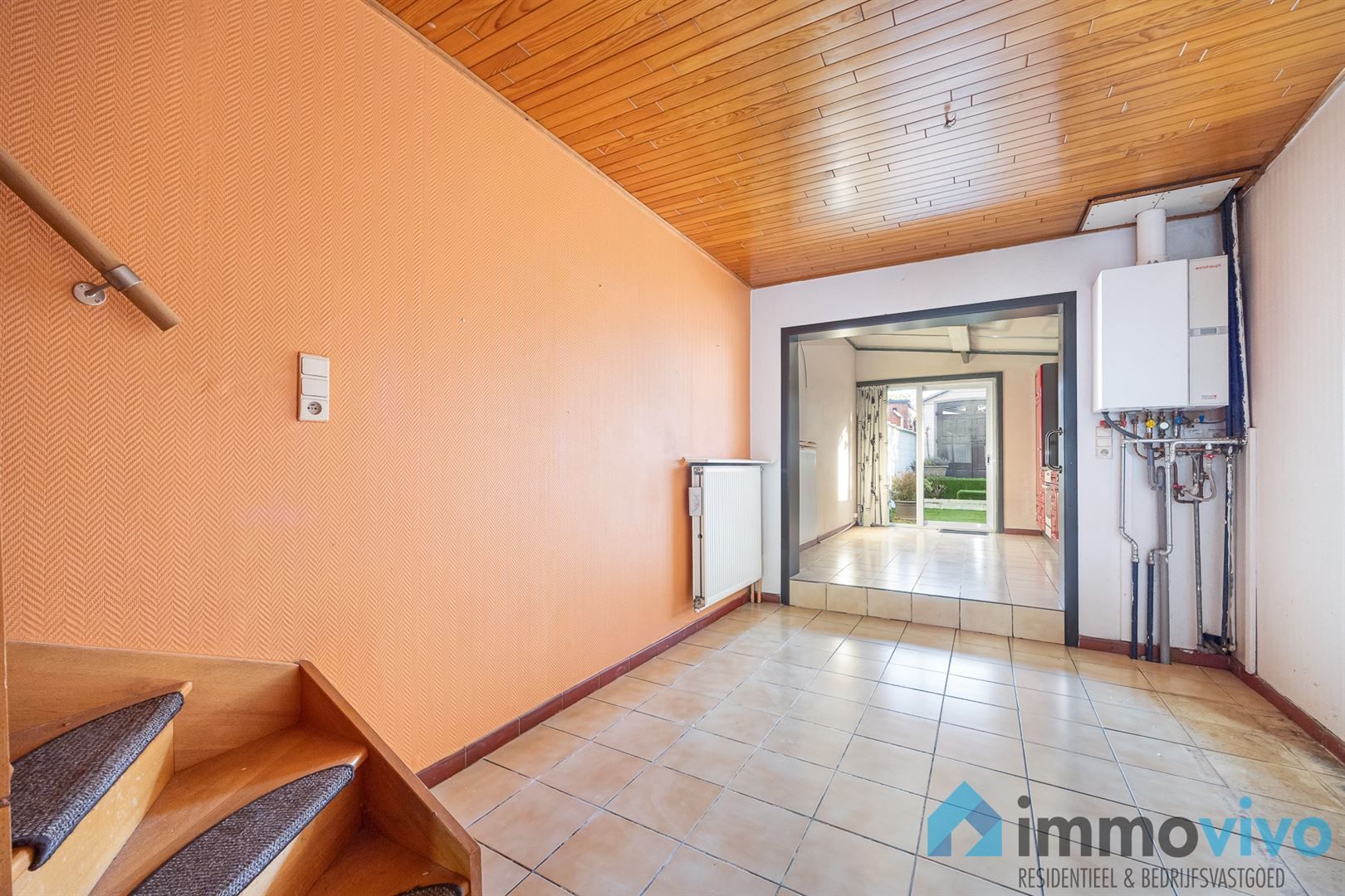 Te renoveren woning met 2 slaapkamers en gezellige tuin. foto 3