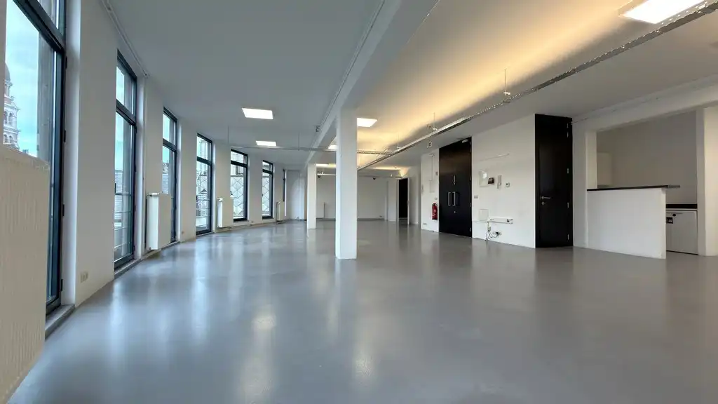 Kantoor met terras te huur aan het Zuid in Antwerpen foto 13