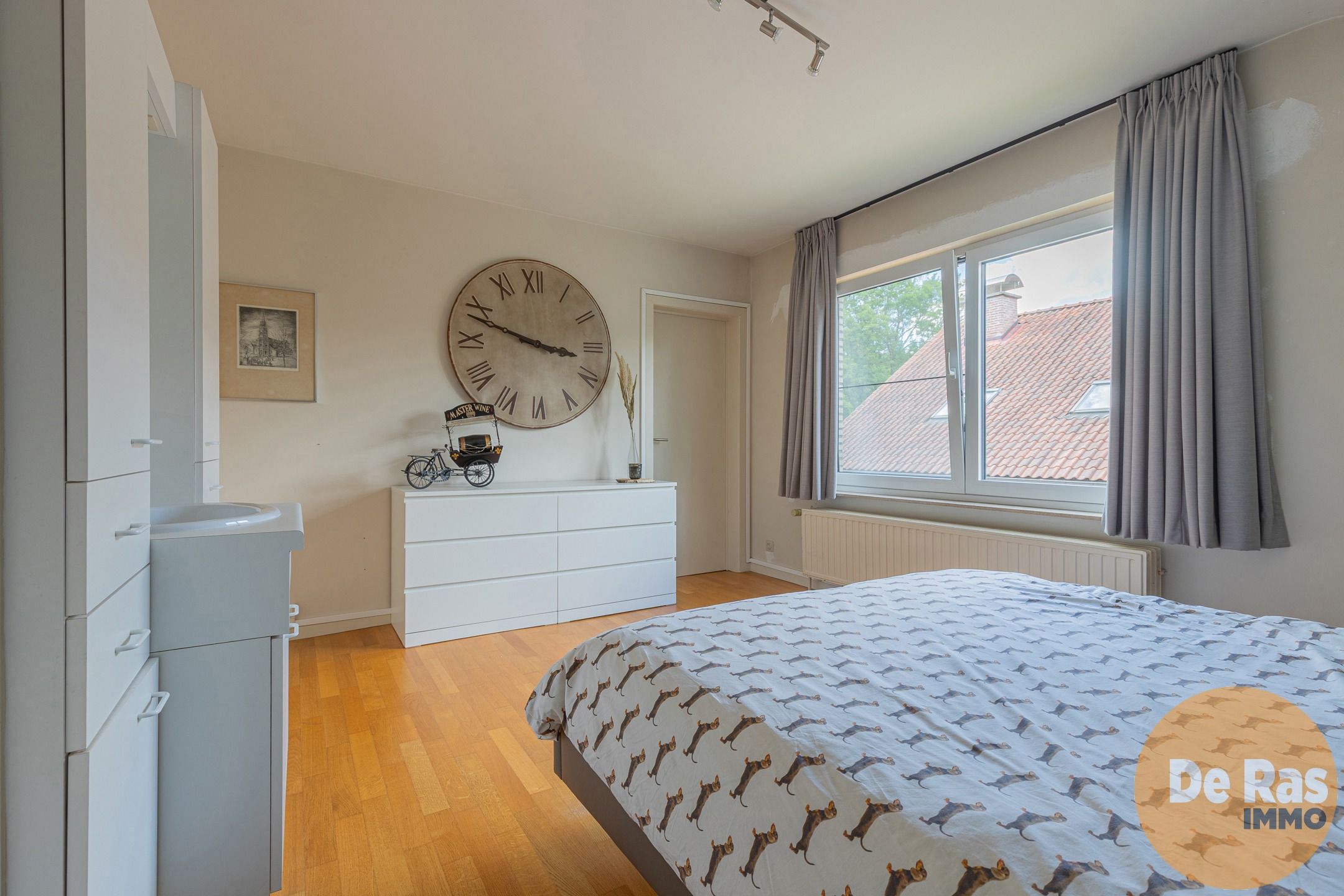 GEZINSWONING MET 4 SLAAPKAMERS EN TUIN foto 16