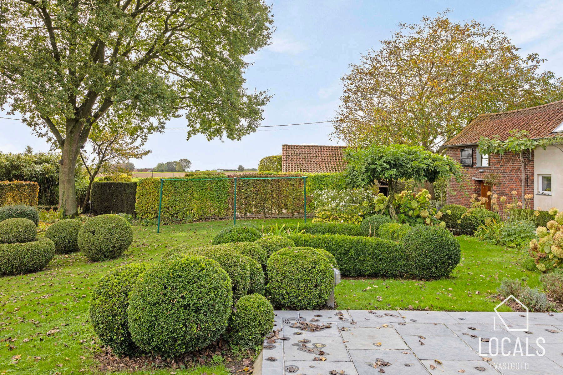 Unieke woning gelegen in een oase van rust foto 17