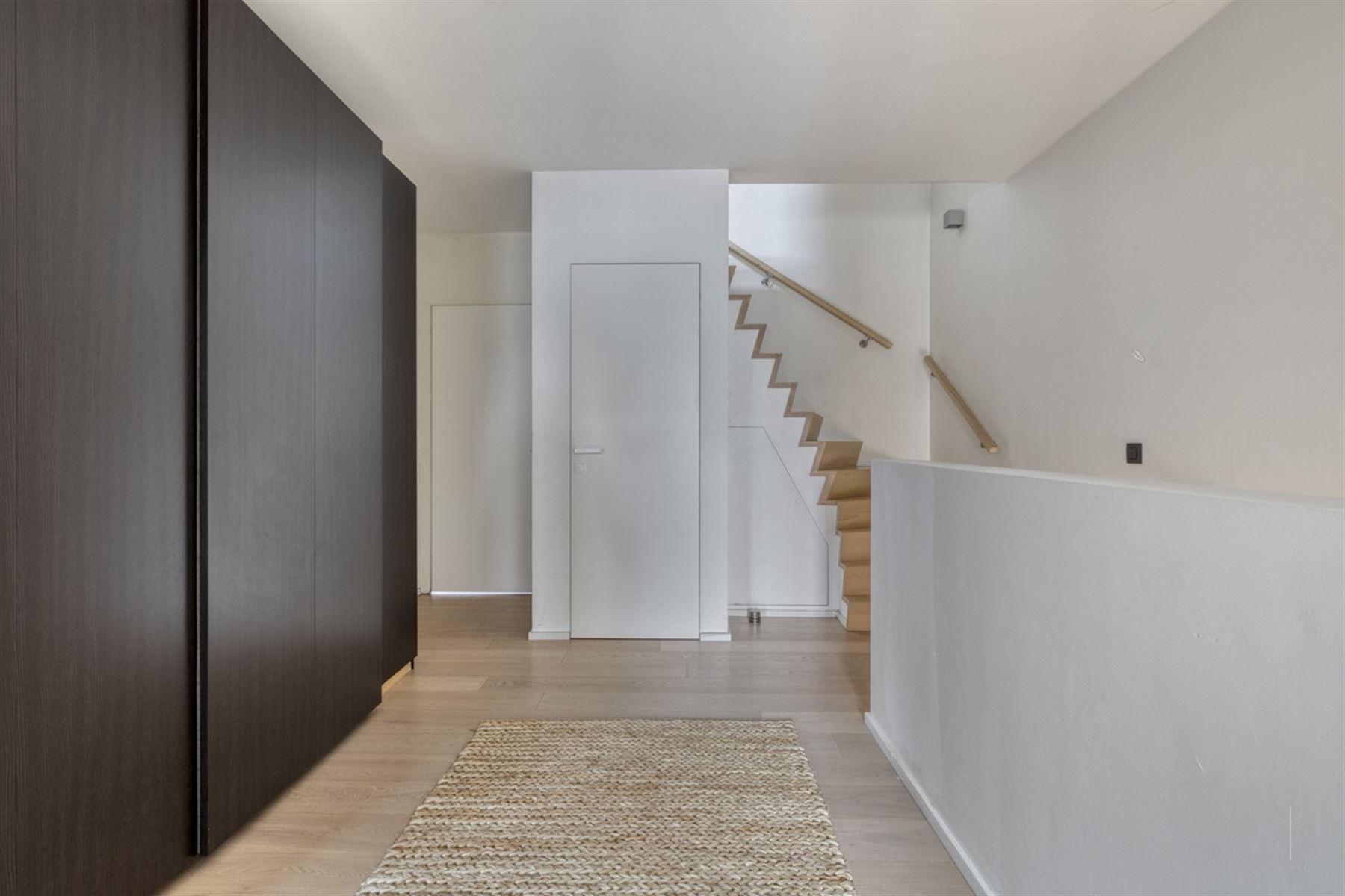 Zeer recente nieuwbouwwoning met garage en 4 slaapkamers foto 12