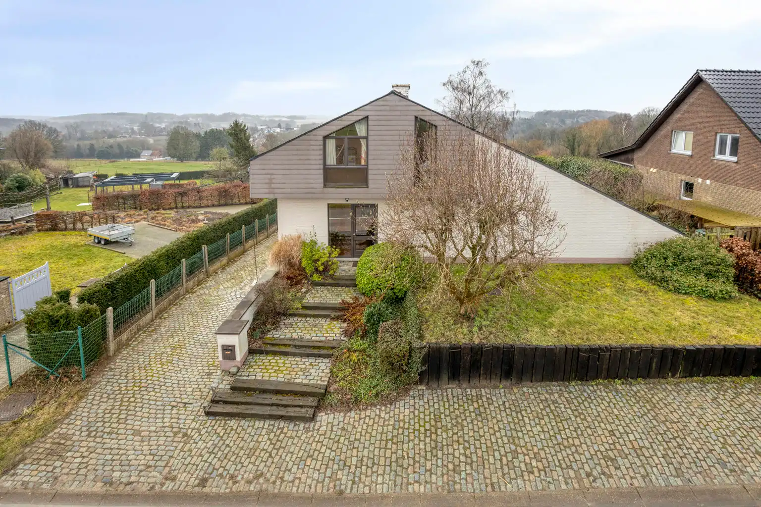 Hoofdfoto van de publicatie: MOOIE ARCHITECTENWONING MET VERZICHT