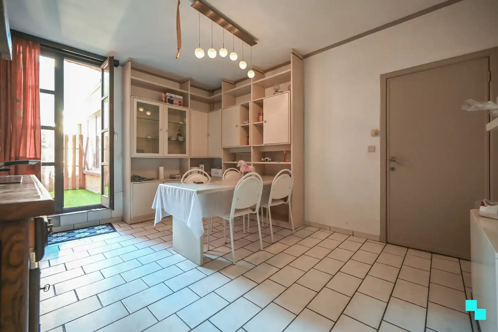 Interessante opbrengsteigendom in hartje Izegem foto 14