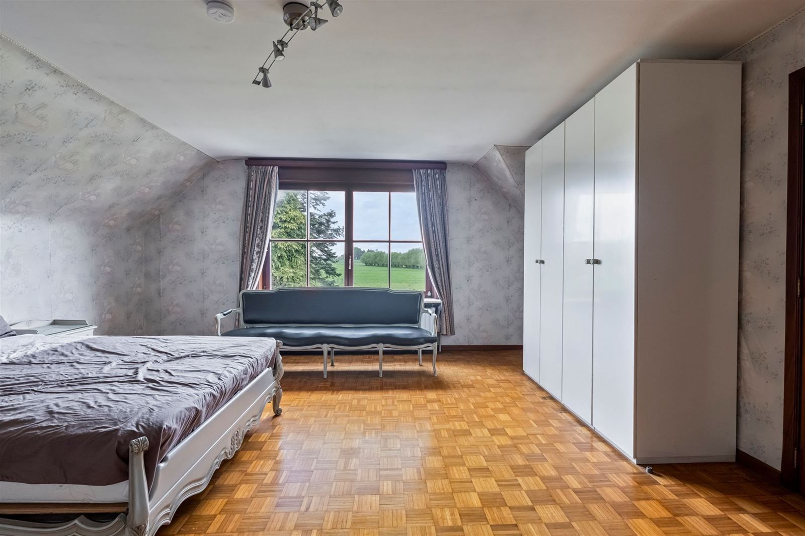 Ruime villa te koop in oase van rust foto 18