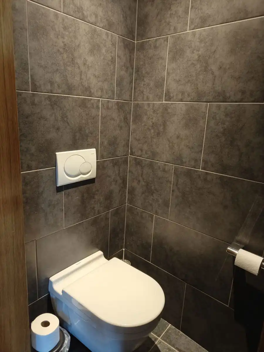 2 slaapkamer appartement met aparte garage foto 9