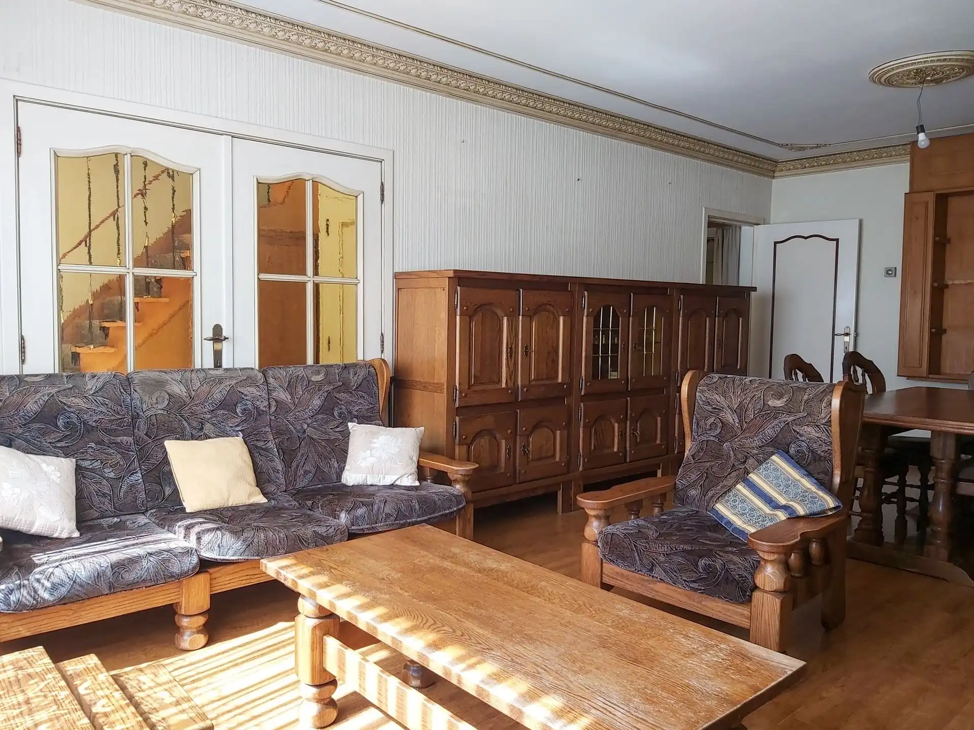 Te renoveren woning met 3 slaapkamers, garage en tuin in Maasmechelen! foto 4