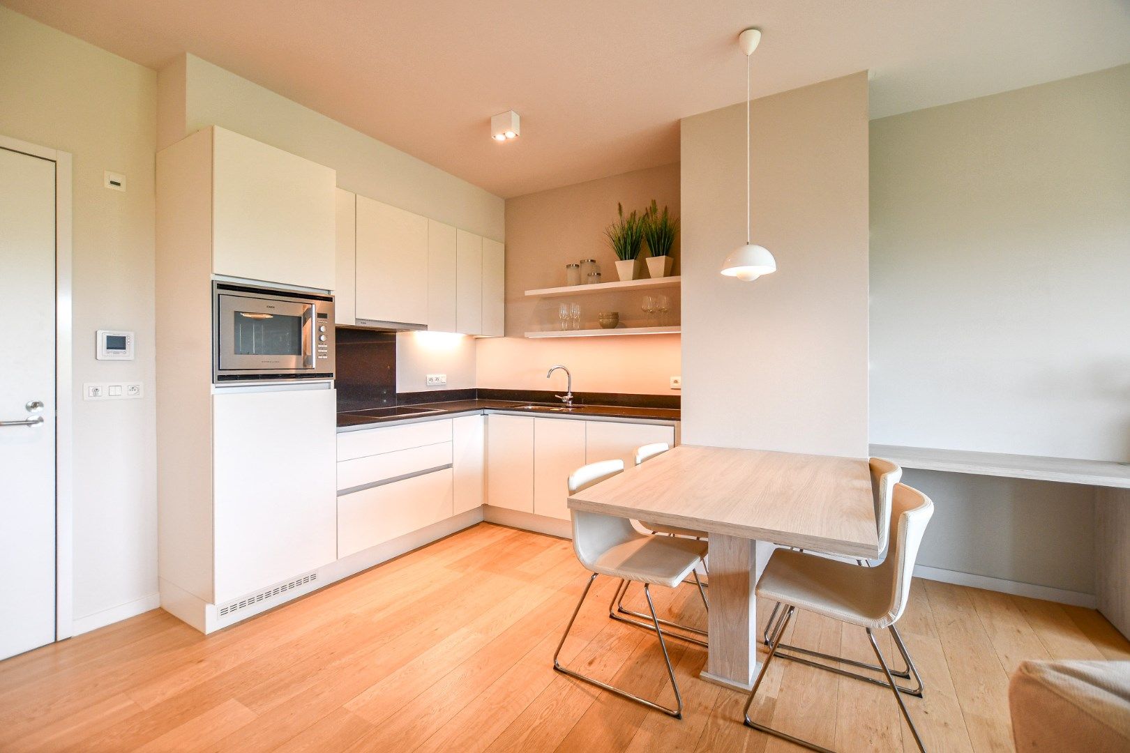 Moderne assistentiewoning met ondergrondse berging en parkeerplaats in De Haan, vlakbij strand, duinen en zee foto 6