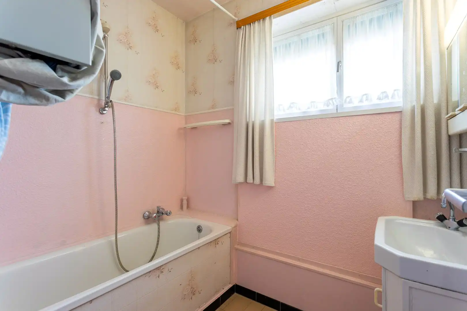 Te renoveren woning met 3 slpk te Lembeek foto 15