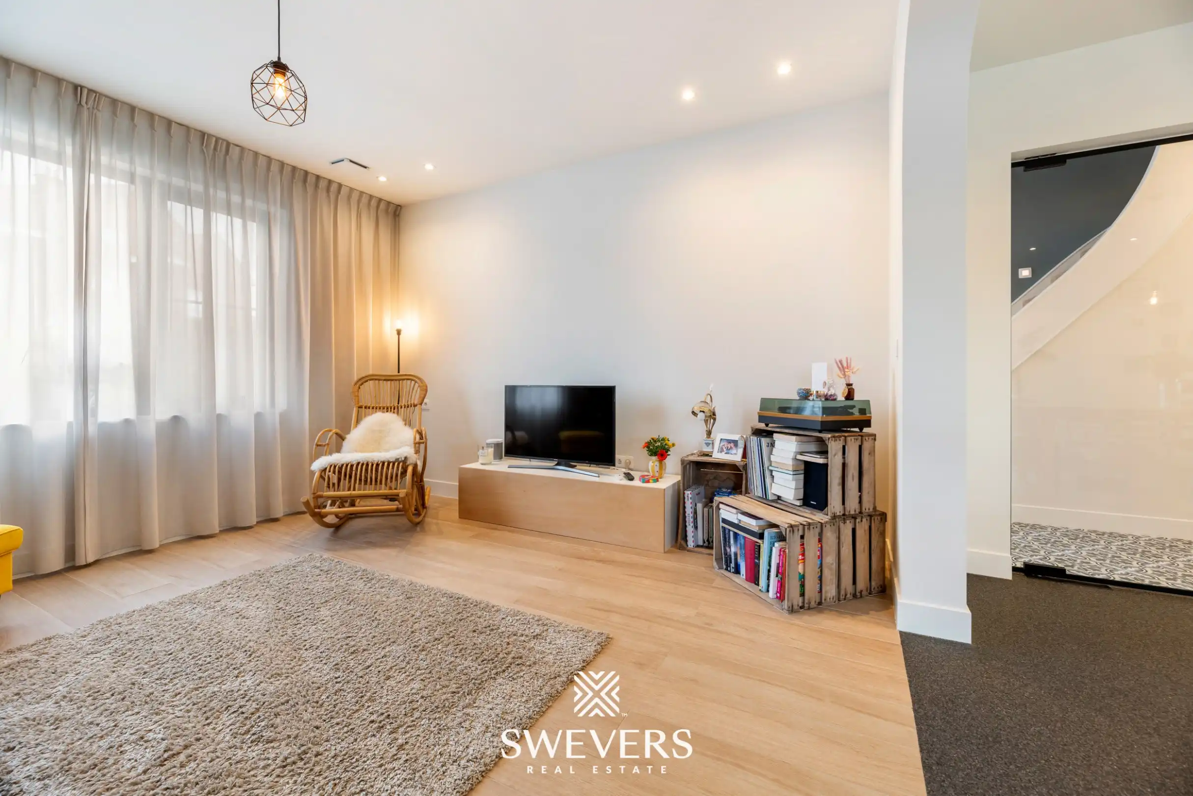 Ruime gerenoveerde woning op topligging foto 3