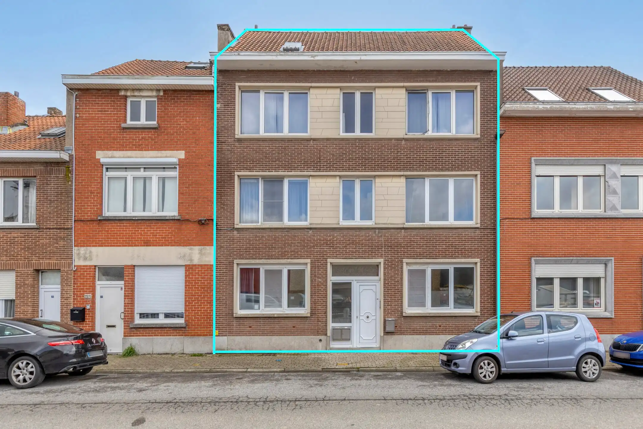 🏠 UITZONDERLIJKE OPBRENGSTEIGENDOM: 3 units op Toplocatie! foto {{pictureIndex}}