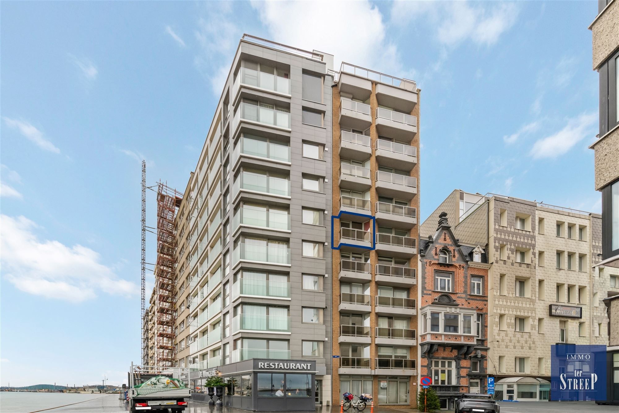 Gemeubelde studio met zeezicht foto {{pictureIndex}}