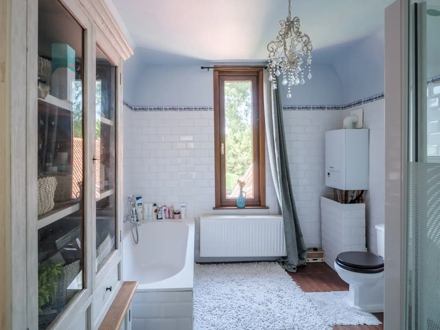 Instapklare woning met overvloedig licht en prachtige tuin foto 18