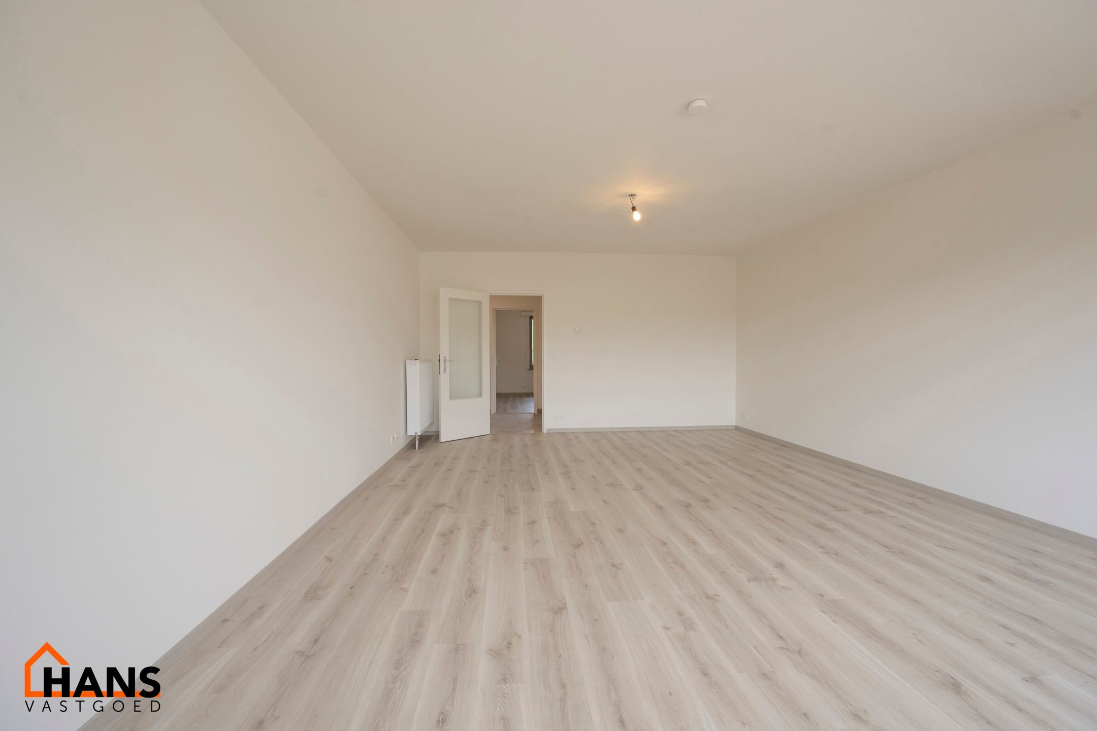 Mooi gerenoveerd appartement met garage foto 4