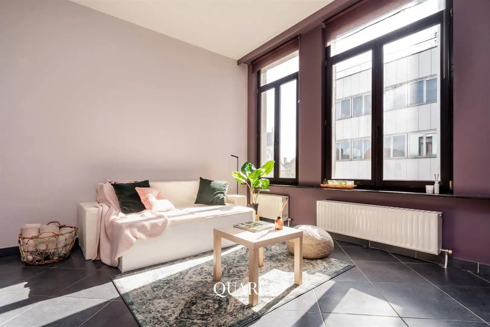 Instapklaar app. met terras in historisch centrum foto 3