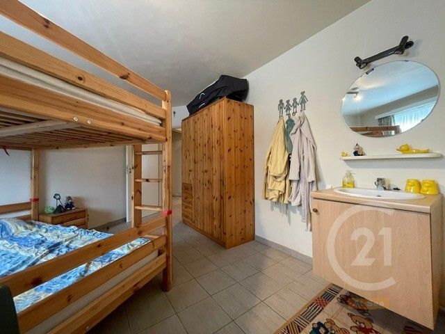 Prachtig hoekappartement met twee slaapkamers op de derde verdieping, vlakbij de winkelstraat en het strand. foto 10