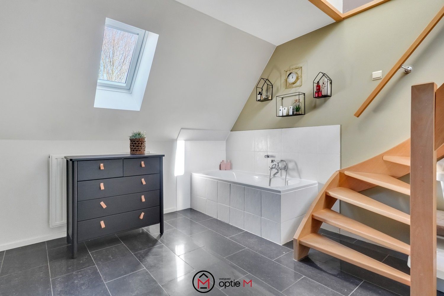 Charmante woning met 4 slaapkamers + weide foto 17