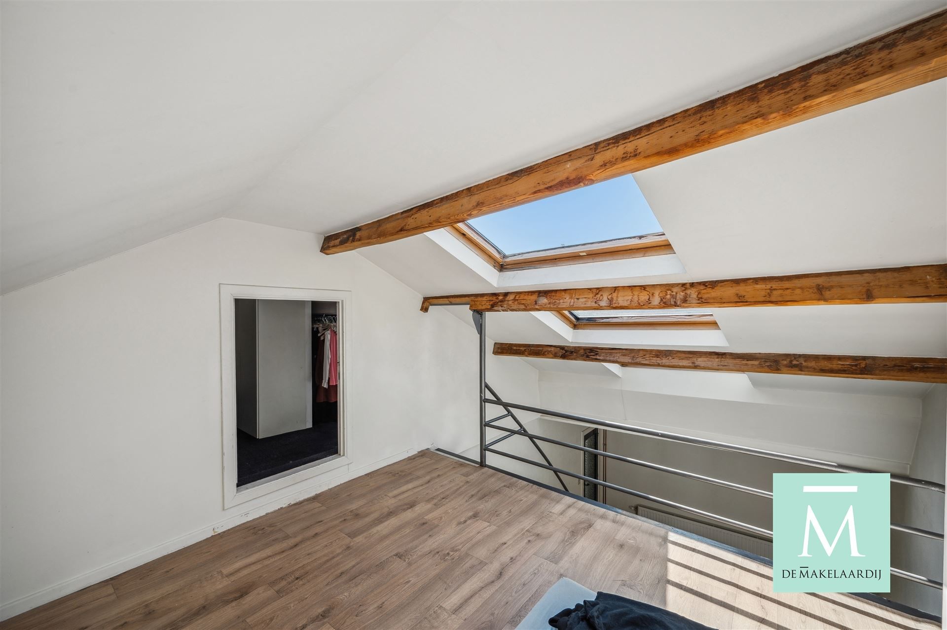 Appartementsgebouw met handelspand op het gelijkvloers foto 8