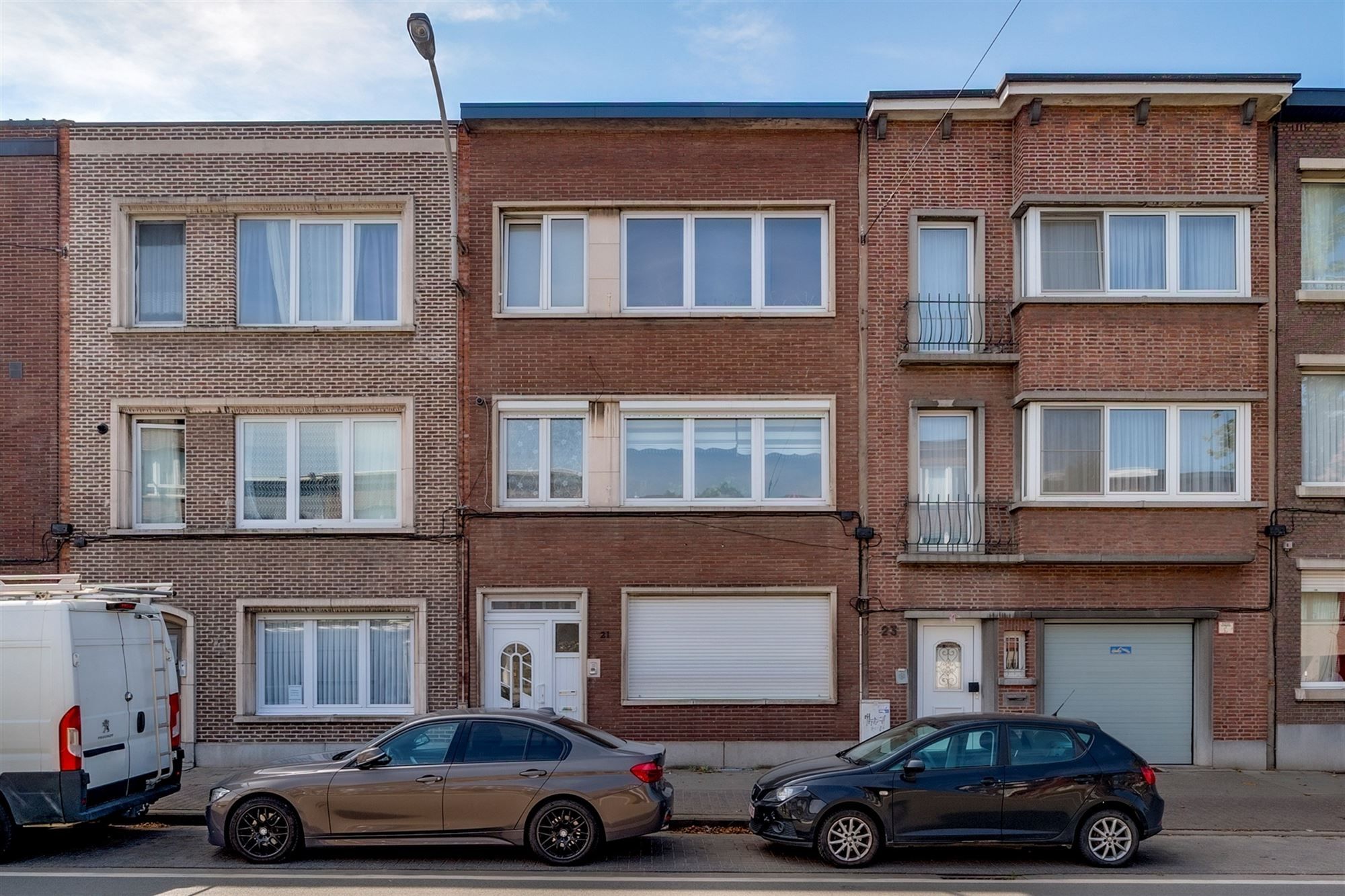 Gerenoveerd 2 slaapkamer appartement met terrasje te Merksem foto 4