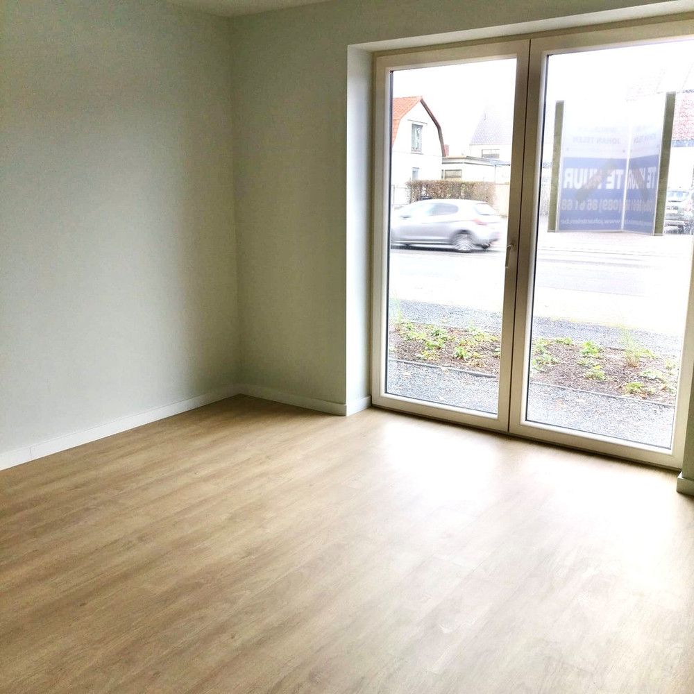 Modern gelijkvloers appartement met terras en tuintje in Opitter foto 13