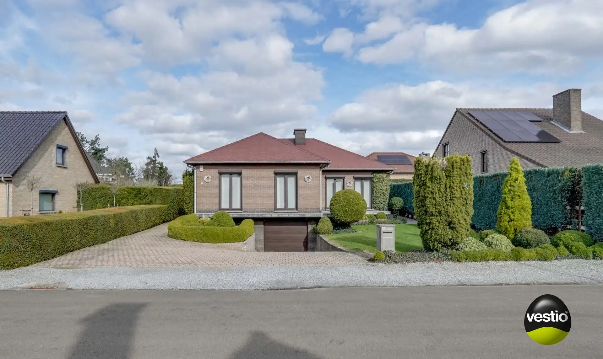 Hoofdfoto van de publicatie: RUSTIG GELEGEN, GELIJKVLOERSE WONING VLAKBIJ CENTRUM OPGLABBEEK