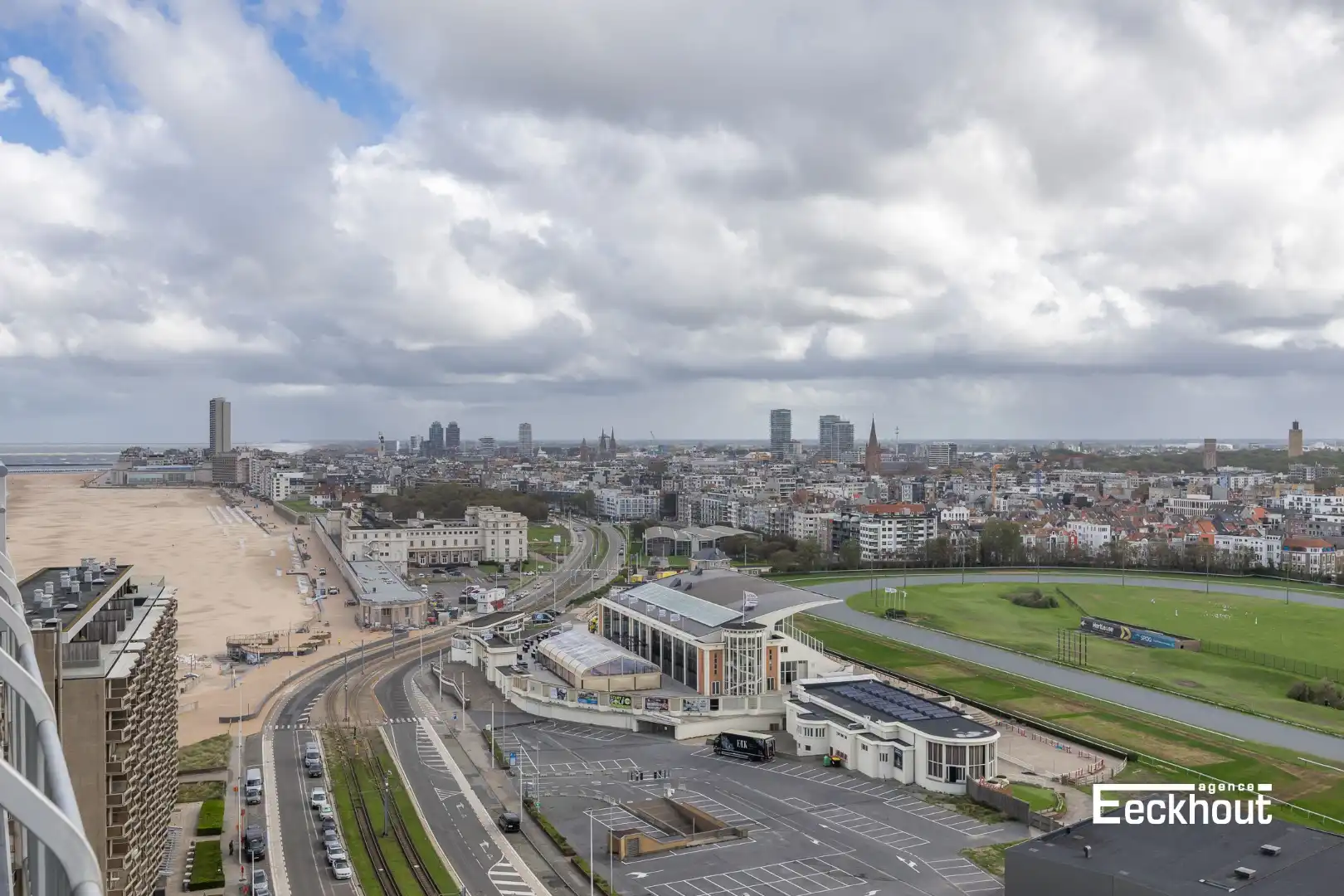 Ruime penthouse (103 m²) met uitzonderlijke terrassen en fenomale zichten (inclusief garagebox)! foto 14
