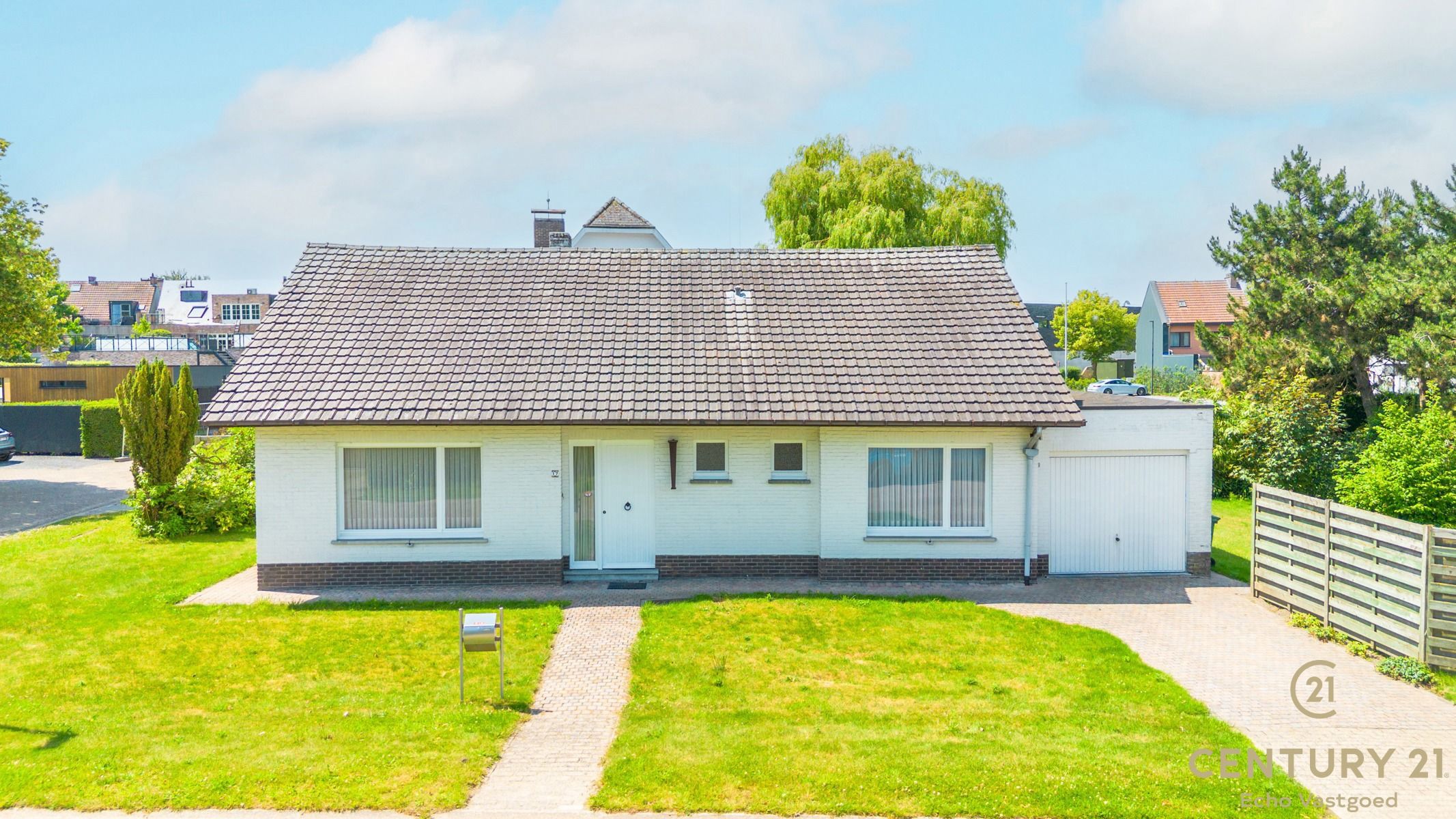 Charmante te renoveren laagbouwwoning op fraai hoekperceel foto 26