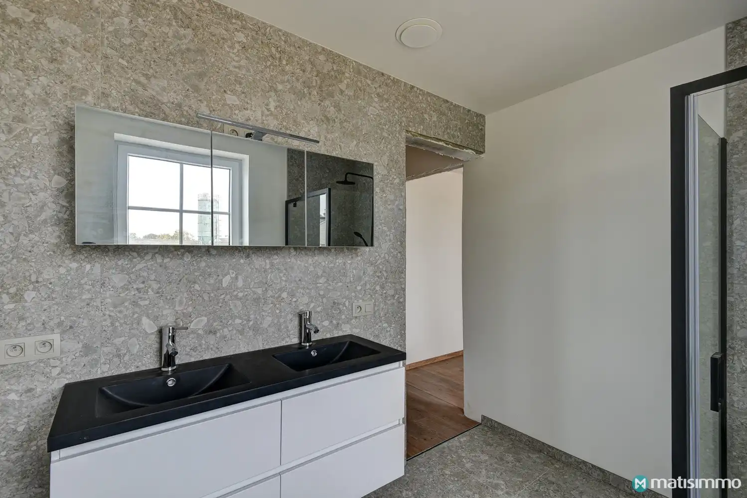 RUIME NIEUWBOUWWONING MET 4 SLAAPKAMERS EN RUIME TUIN TE MARTENSLINDE (BILZEN) foto 14