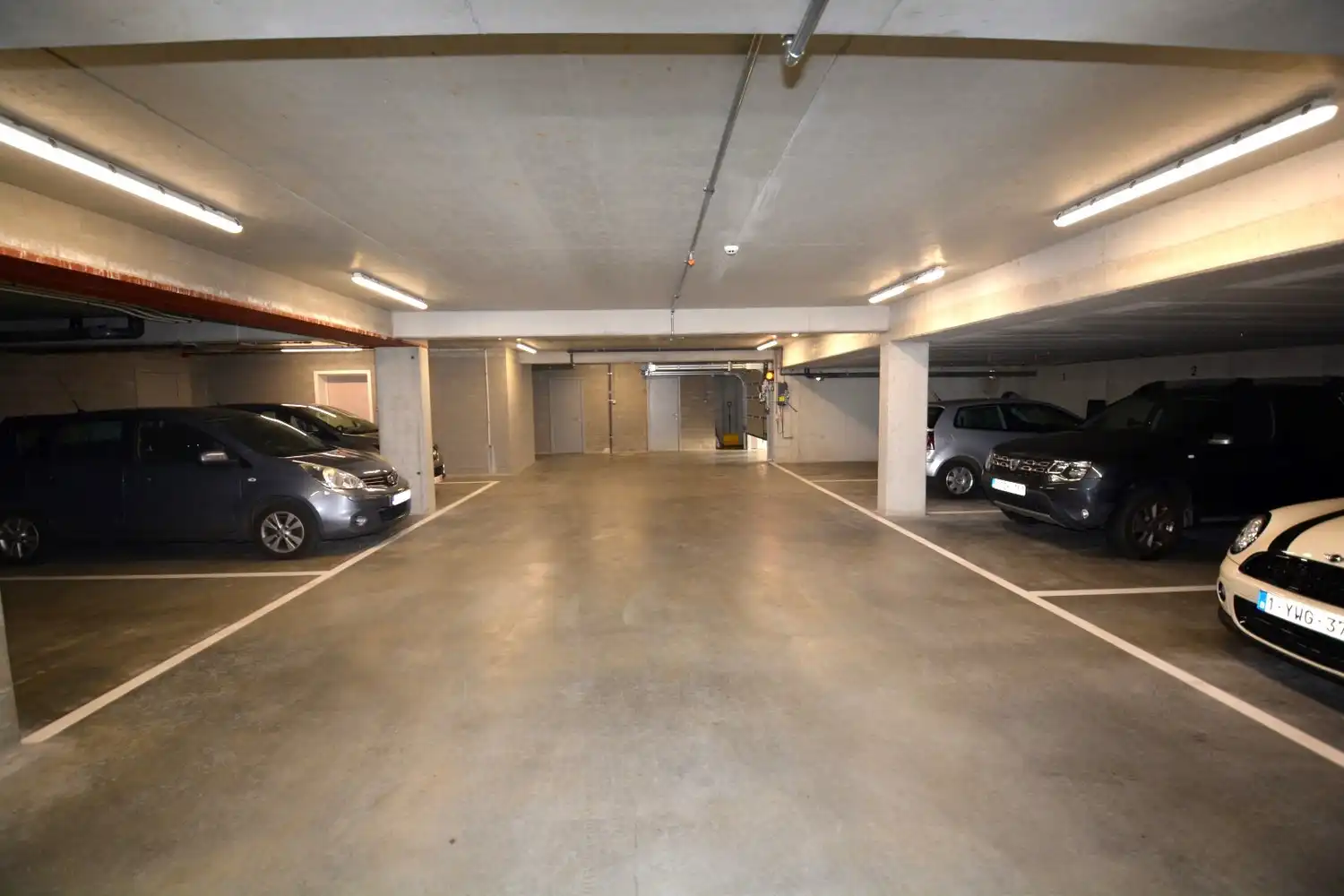 RECENT APPARTEMENT MET 2 SLK, TERRAS EN PARKING! foto 12