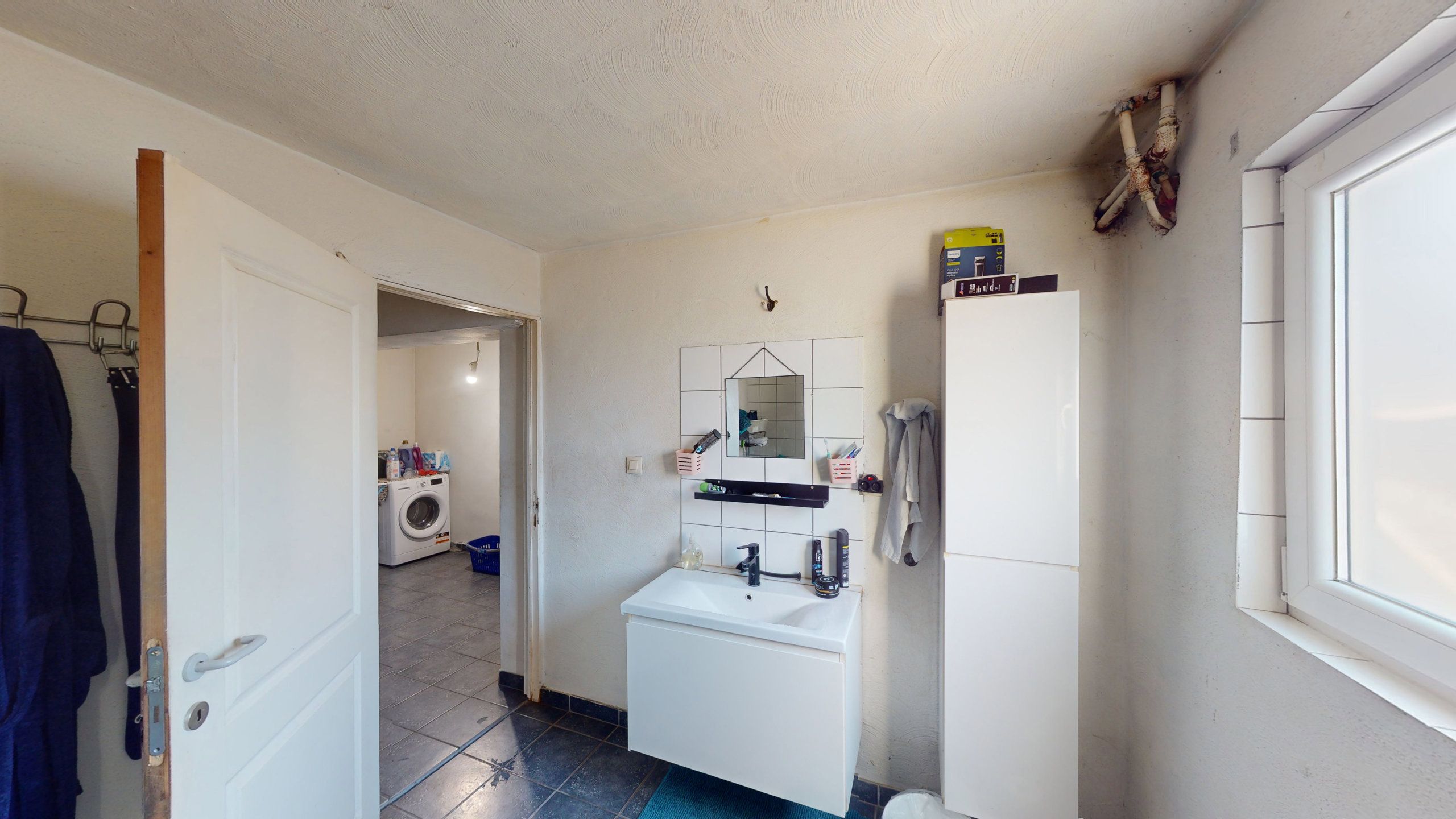 Half open gezinswoning, centraal gelegen, met 3 slaapkamers! foto 14