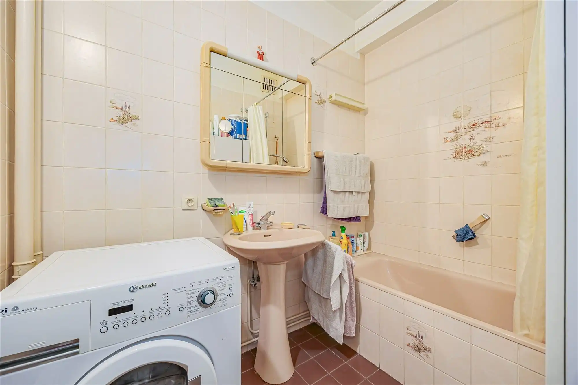 Appartement met 2 slaapkamers en terras. Parking mogelijk. foto 12