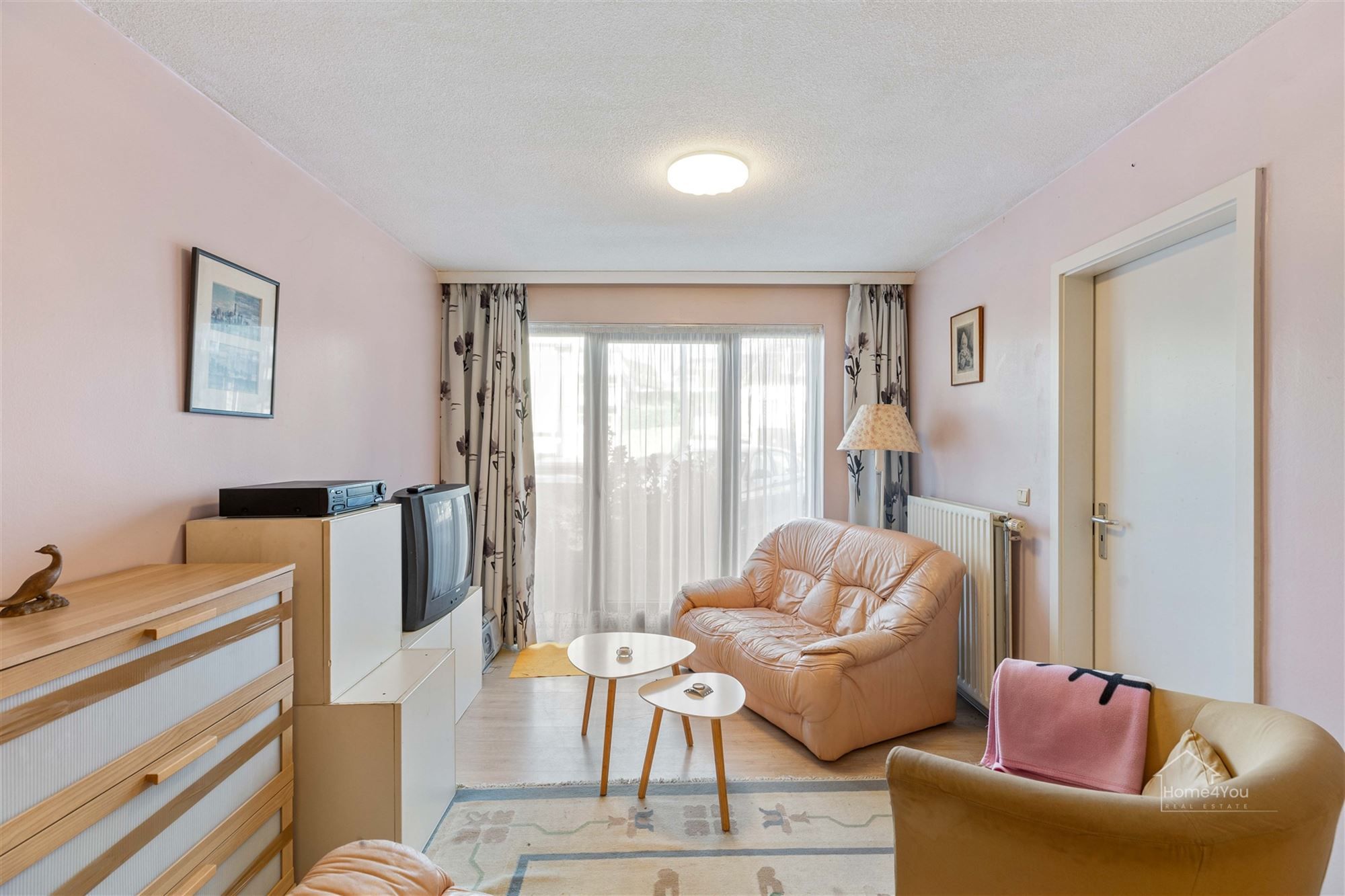 Instapklaar appartement met 1 slaapkamer op de Kustbaan te Sint-Idesbald! foto 2