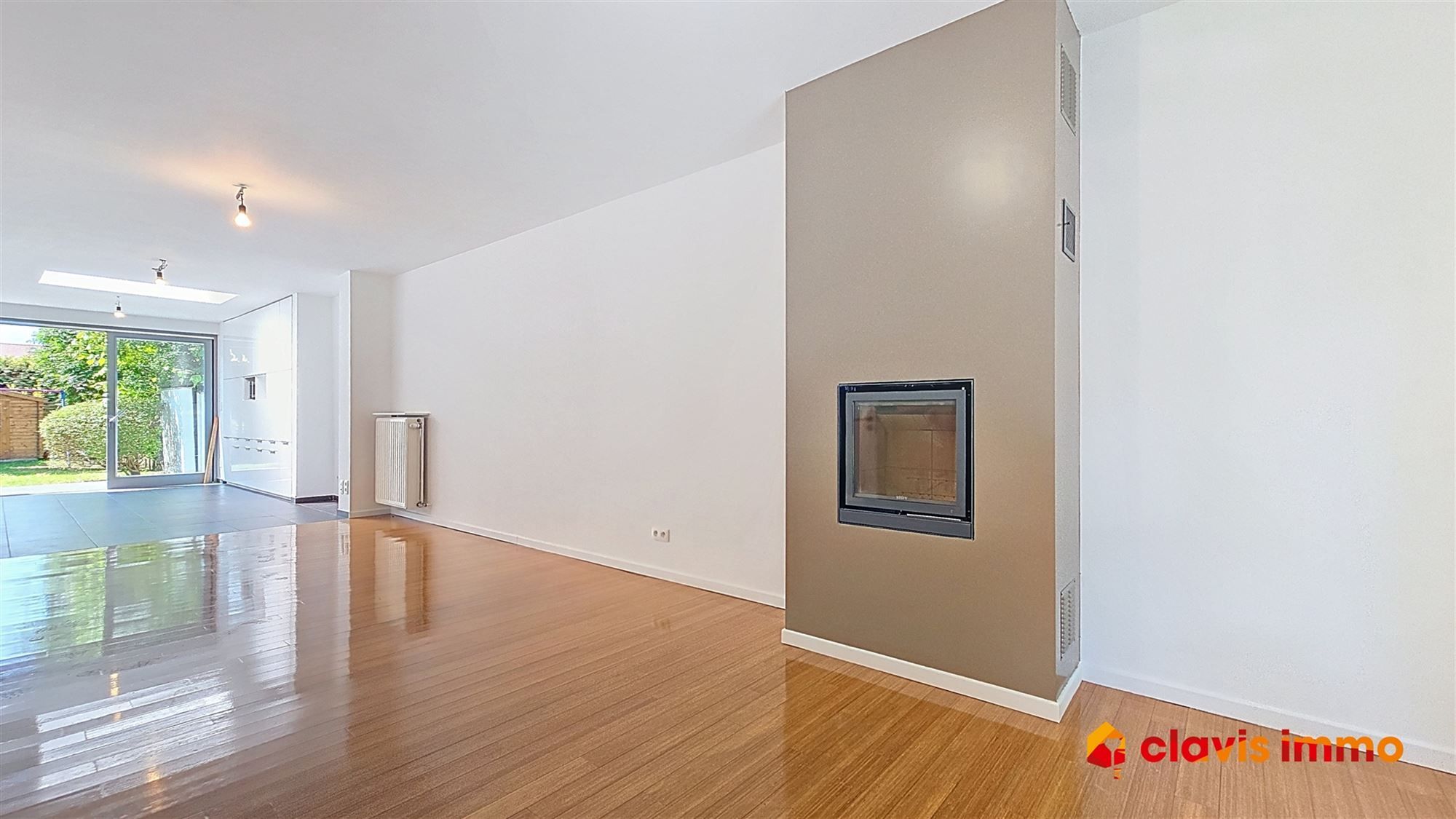 Volledig gerenoveerde woning met tuin foto 3
