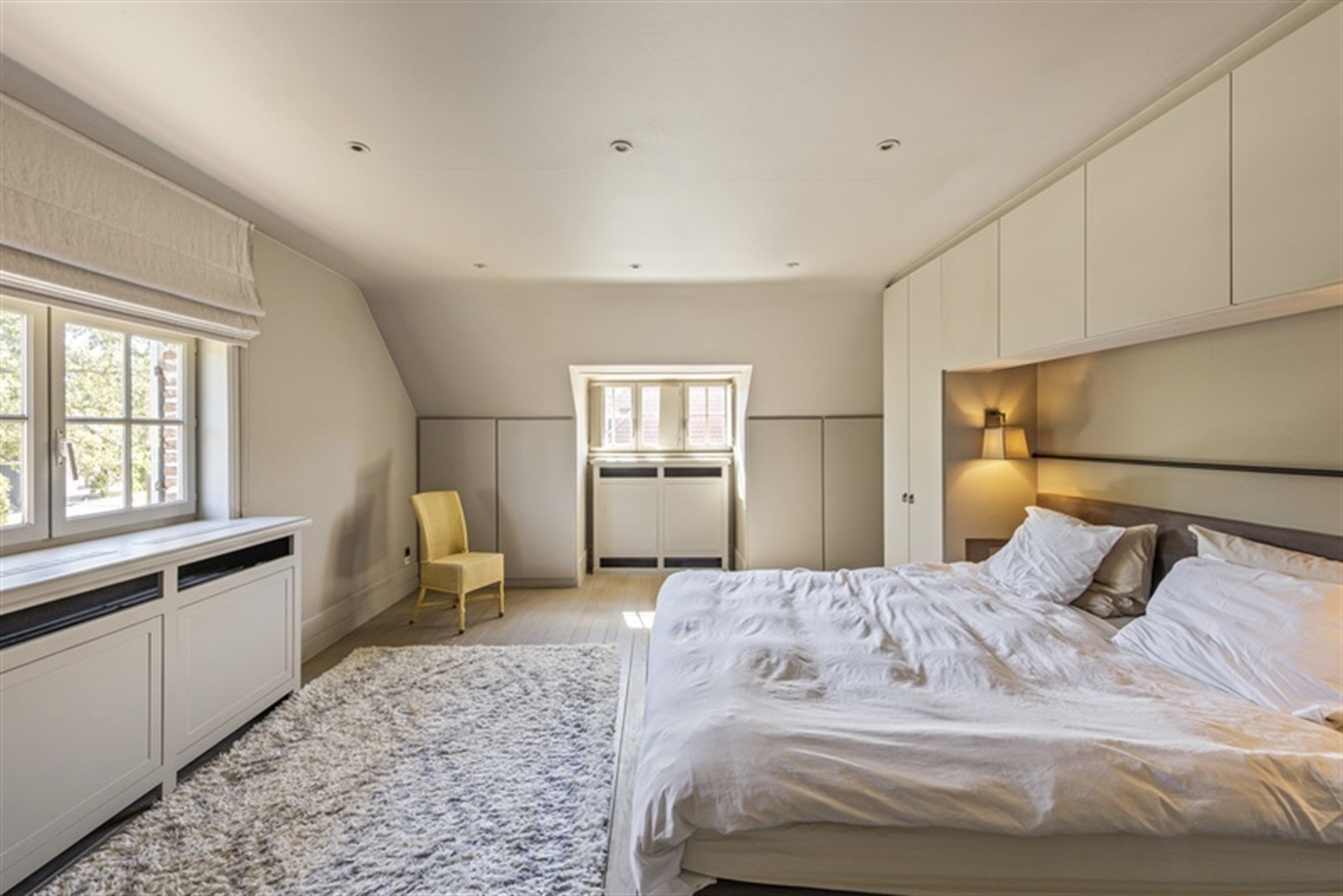 Elegante villa op toplocatie met dubbele garage foto 17