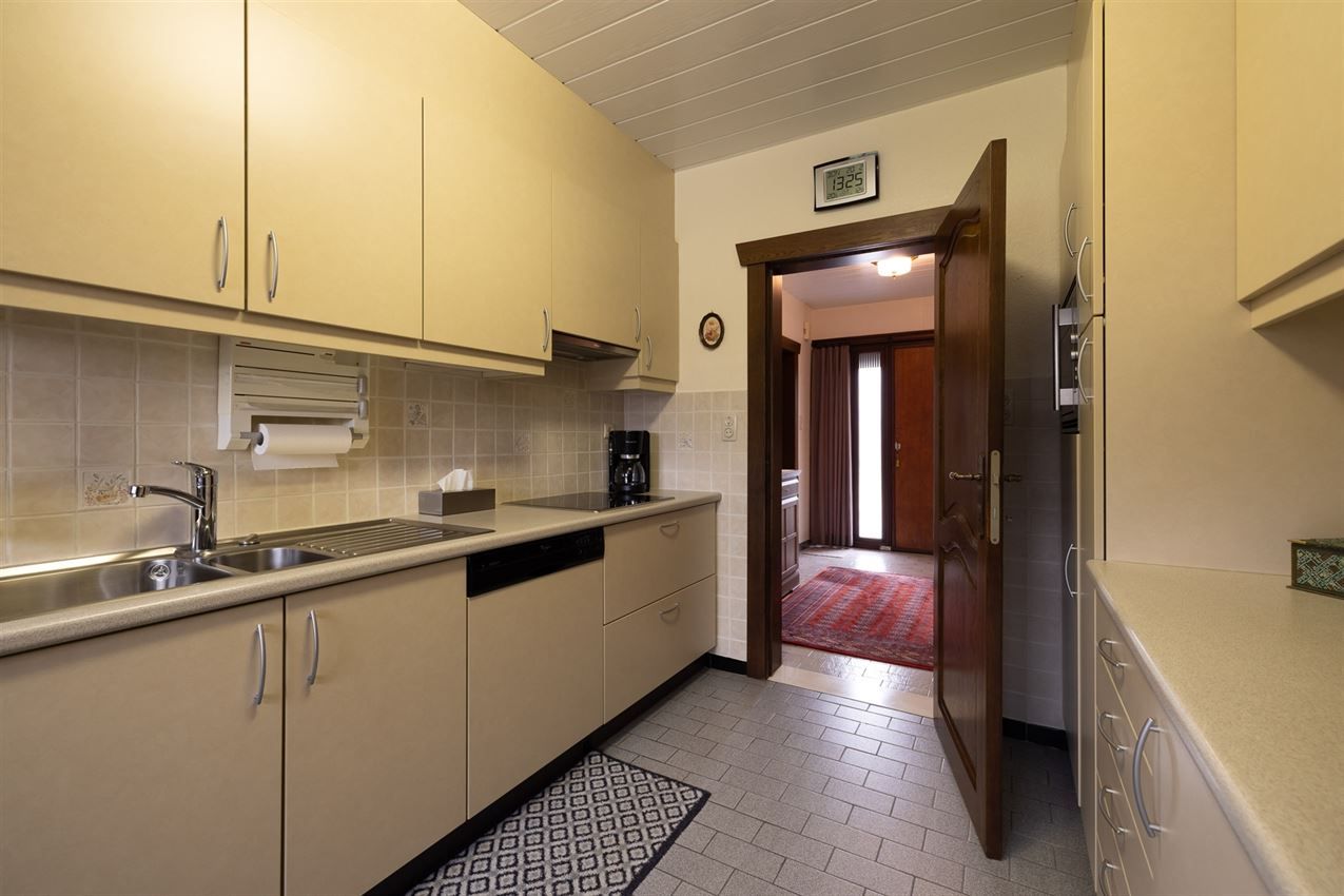 Netjes onderhouden woning op 11a95 grenzend aan agrarisch gebied foto 9