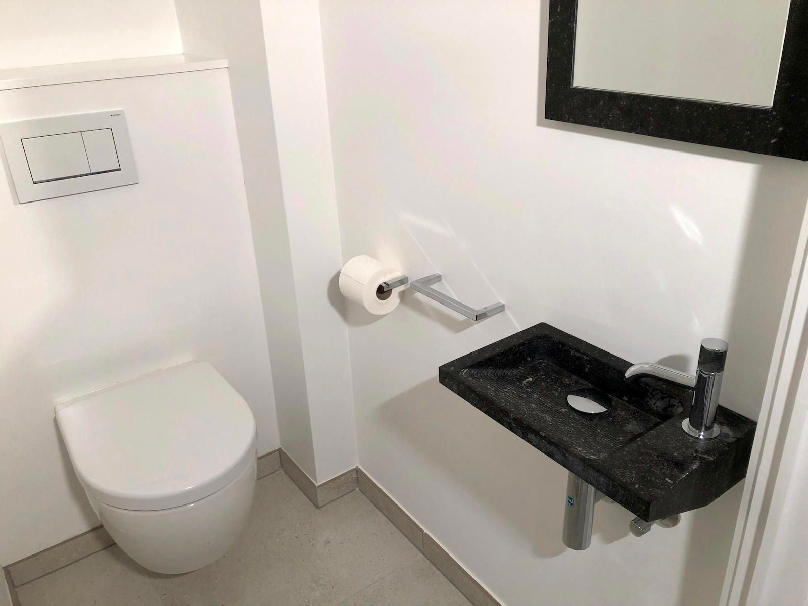 Volledig gerenoveerd appartement met zonnige terrassen. foto 16