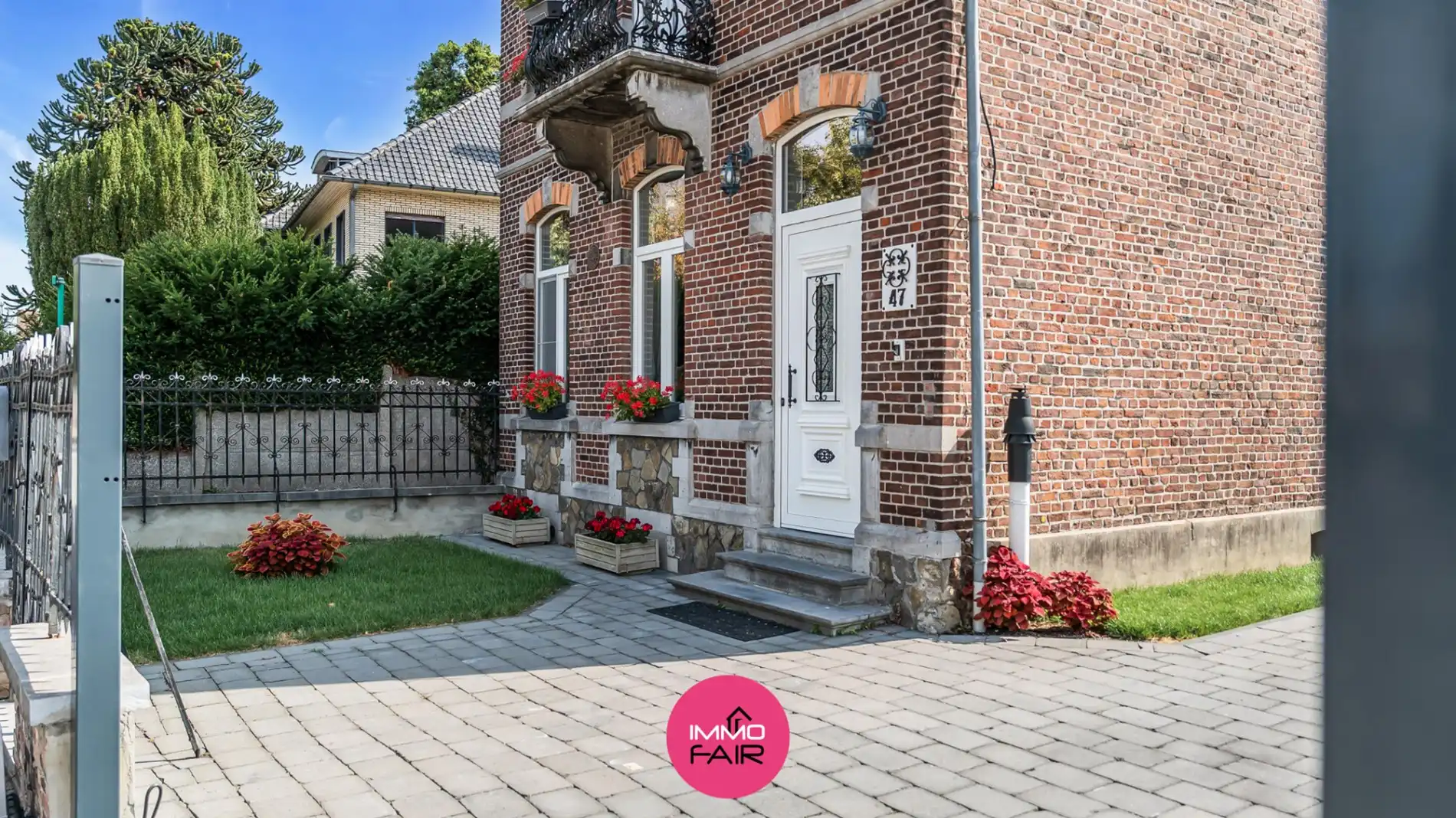 Karaktervolle herenwoning met vier slaapkamers en glazen tuinkamer foto 3