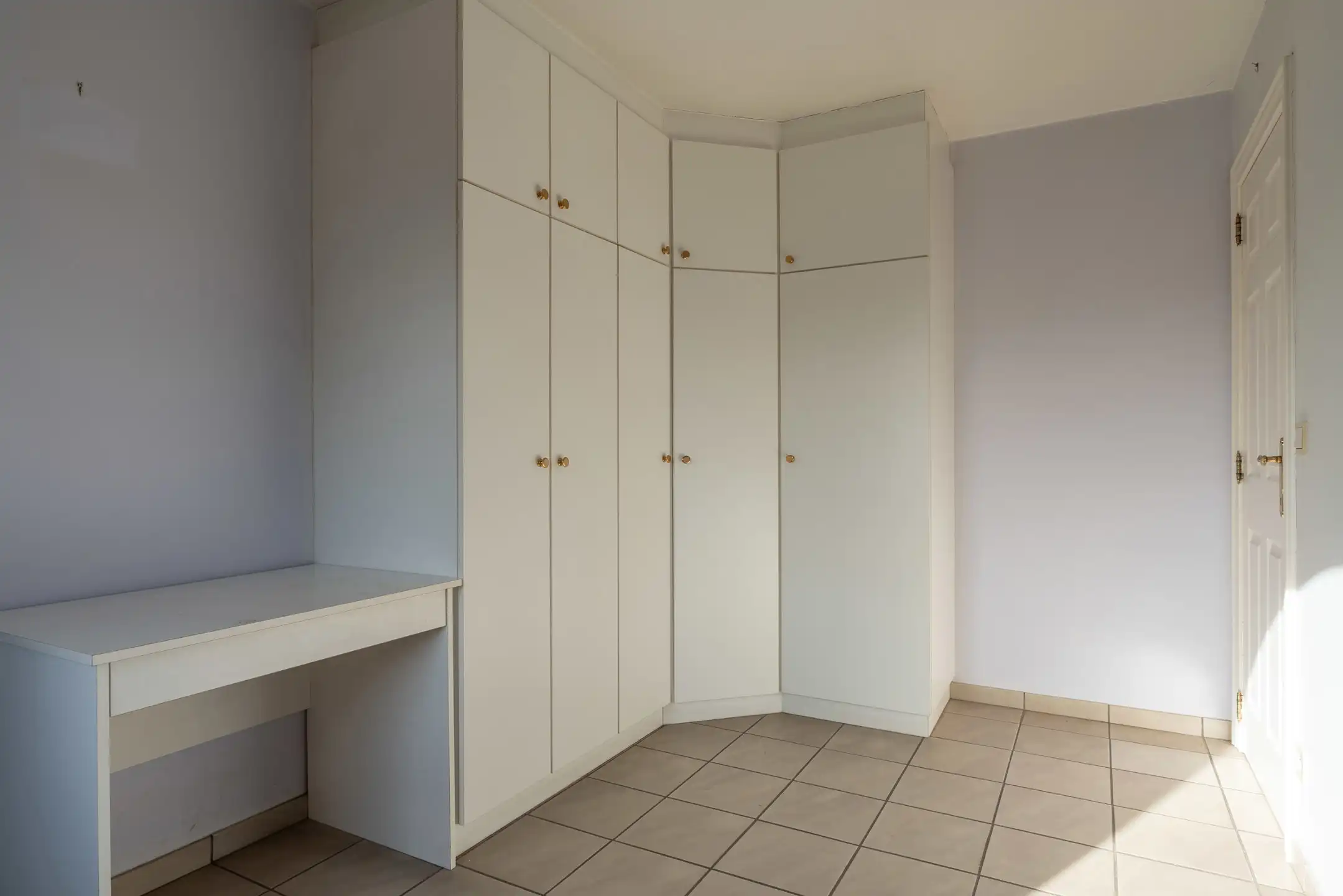 Goed onderhouden, gunstig gelegen 2 slpk app met garagebox. foto 20