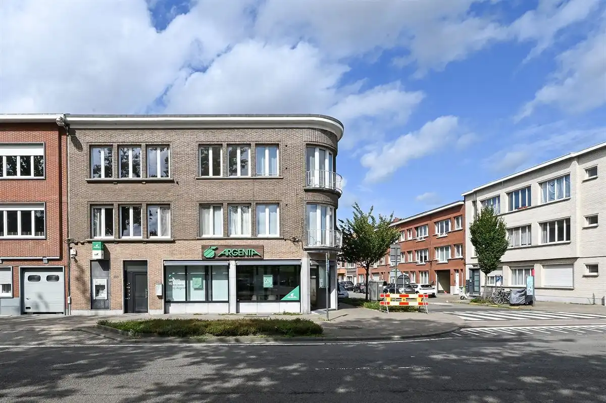 Ruim en lichtrijk appartement te Merksem foto 28